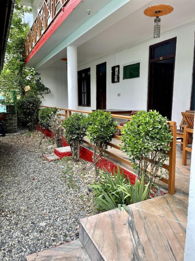 Sleepy Panda Hostel Manāli Buitenkant foto