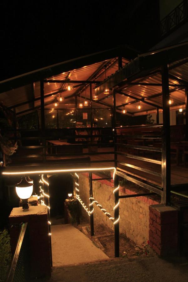 Sleepy Panda Hostel Manāli Buitenkant foto